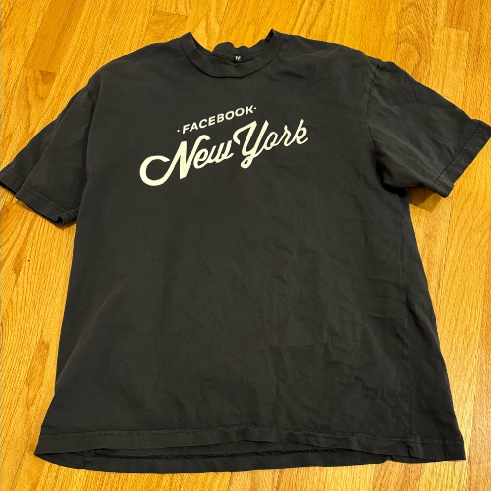 Men’s Graphic T-shirt. “Facebook New York”